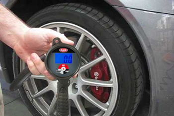 AME-Digital-tire-inflator-in-use